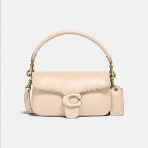 Coach pillow tabby 18